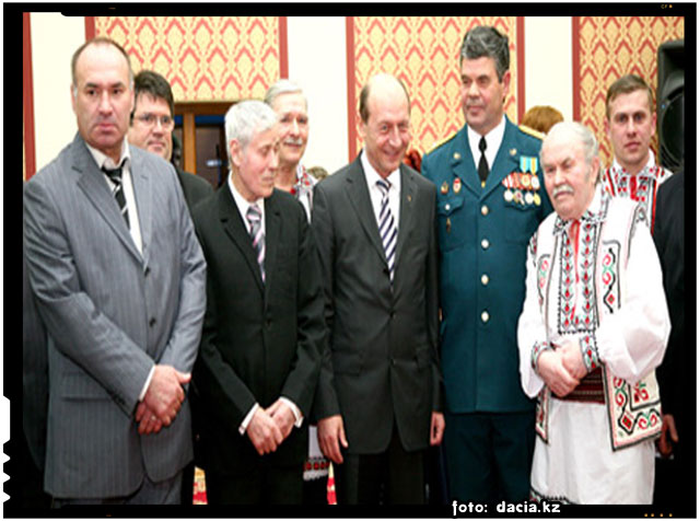 romanii-din-kazakhstan cu Traian Basescu