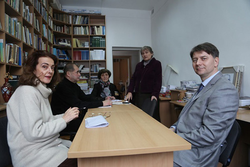 Cernauti-Eminescu cinstit la Cernauti-Delegatie ICR-15-01-2016-500px