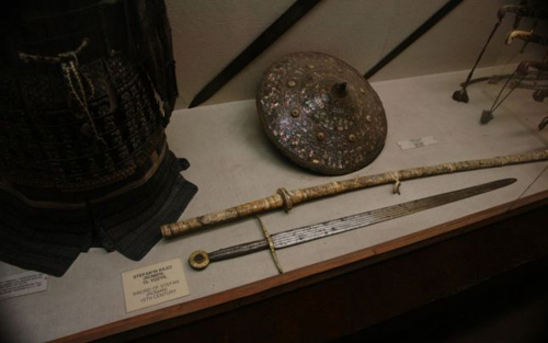 Spada lui Stefan cel Mare din muzeul Isanbul-Adevarul 1-500px